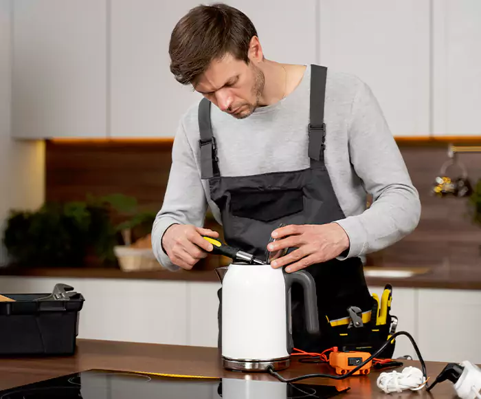 Skilled Blender Technicians: Your Small Appliance Repair Experts for Shrewsbury, MA
